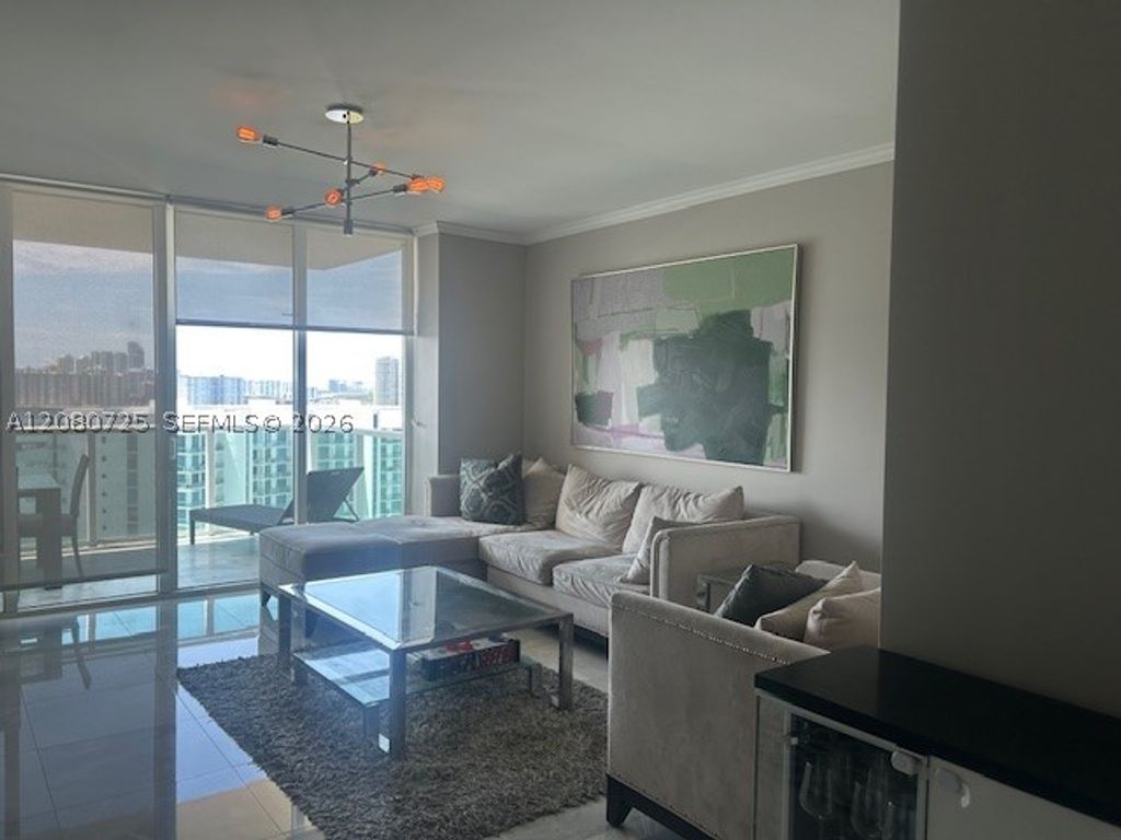 Image 2 of property listing at 3330 NE 190th St 1719, Aventura, FL 33180