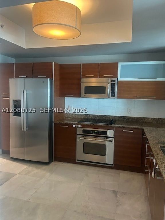 Image 5 of property listing at 3330 NE 190th St 1719, Aventura, FL 33180