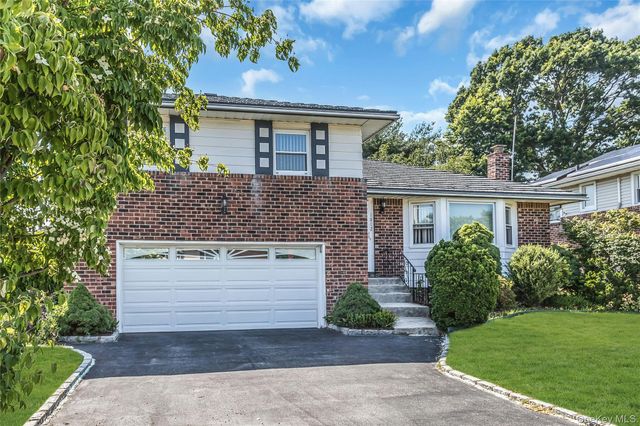1812 Collins Street, Seaford, NY 11783
