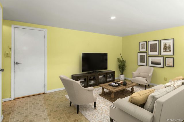 1812 Collins Street, Seaford, NY 11783