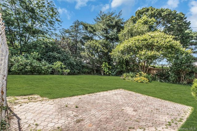1812 Collins Street, Seaford, NY 11783
