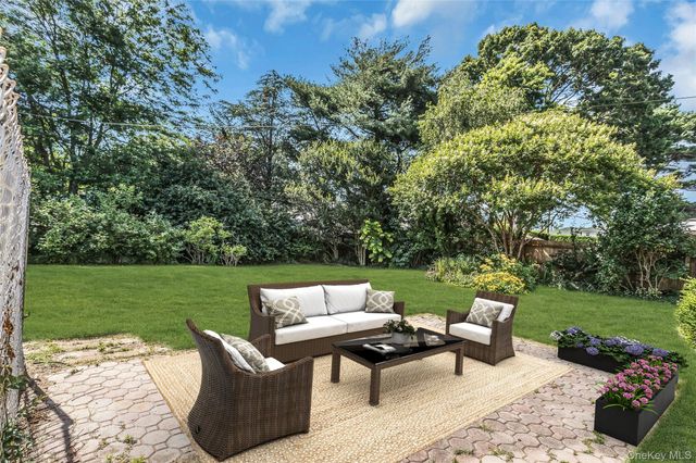 1812 Collins Street, Seaford, NY 11783