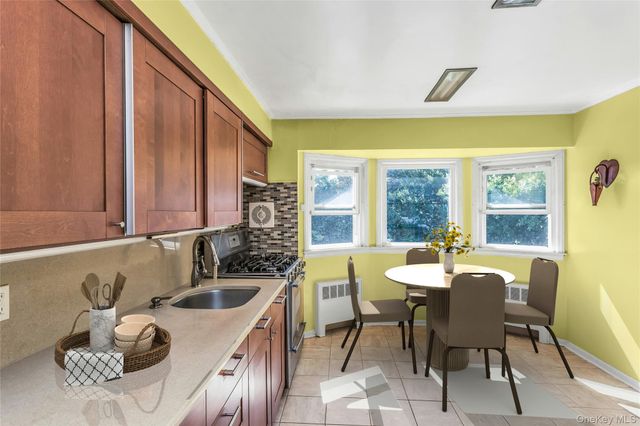 1812 Collins Street, Seaford, NY 11783