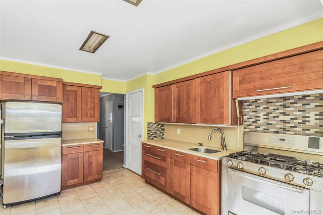 1812 Collins Street, Seaford, NY 11783