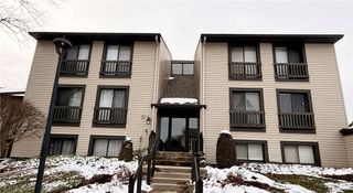 6260 Greenwood 305, Sagamore Hills, OH 44067