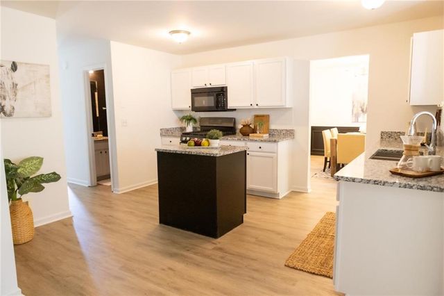2630 Rambling Way, Lithonia, GA 30058