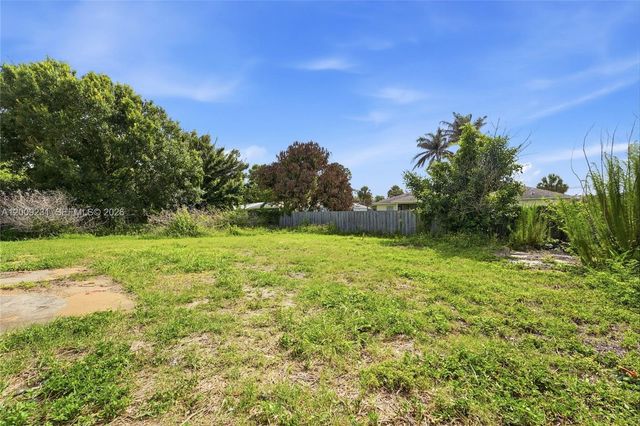 5808 Spruce Drive, Fort Pierce, FL 34982