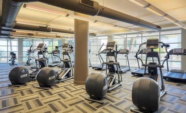 253 NE 2nd St 324, Miami, FL 33132