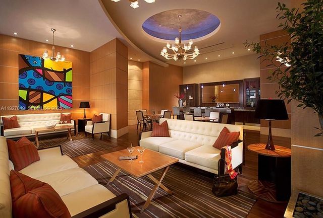 253 NE 2nd St 324, Miami, FL 33132