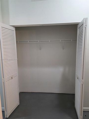 253 NE 2nd St 324, Miami, FL 33132