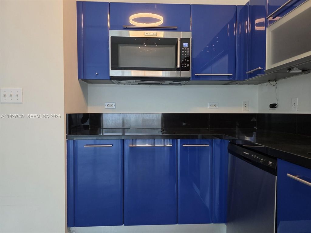 253 NE 2nd St 324, Miami, FL 33132