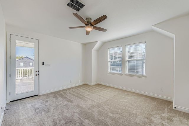 6621 N Main Street, Houston, TX 77009