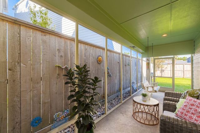 6621 N Main Street, Houston, TX 77009