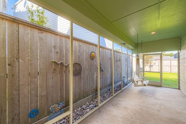 6621 N Main Street, Houston, TX 77009