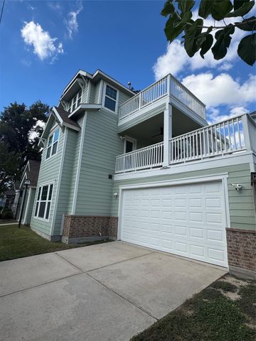 6621 N Main Street, Houston, TX 77009