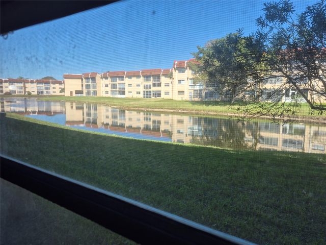 8891 Sunrise Lakes Boulevard 111, Sunrise, FL 33322