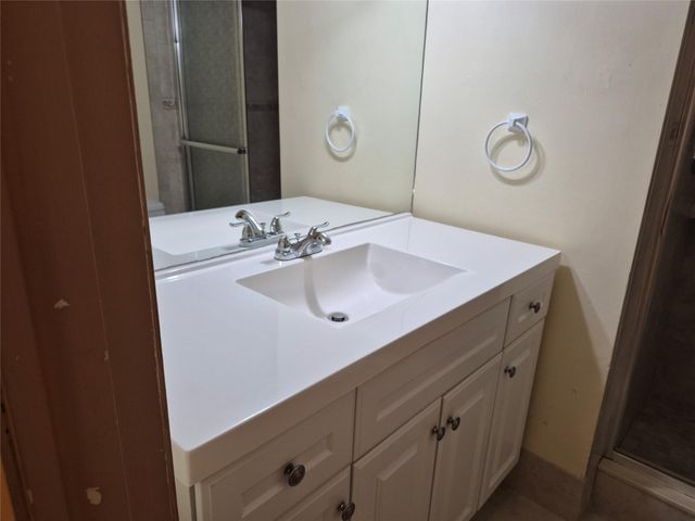 8891 Sunrise Lakes Boulevard 111, Sunrise, FL 33322