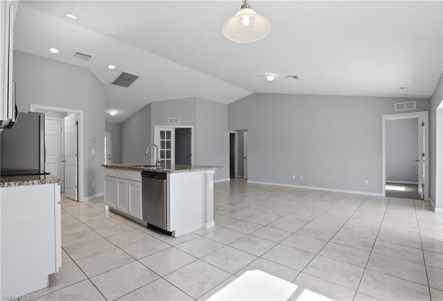 2812 NE 2nd PL, Cape Coral, FL 33909