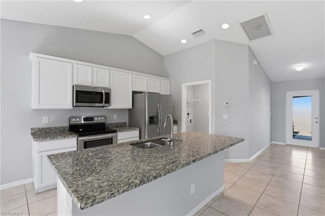 2812 NE 2nd PL, Cape Coral, FL 33909