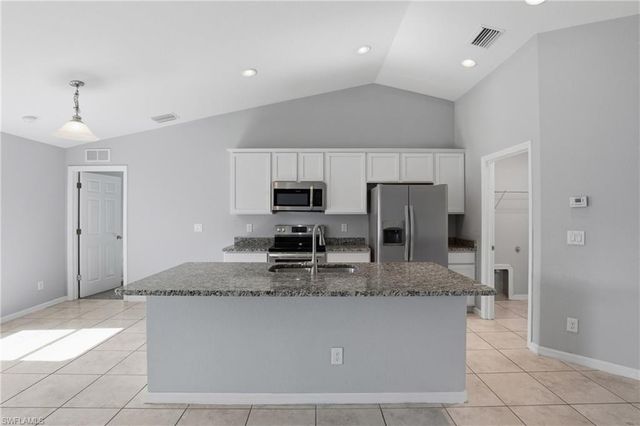2812 NE 2nd PL, Cape Coral, FL 33909