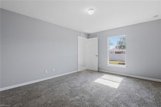2812 NE 2nd PL, Cape Coral, FL 33909