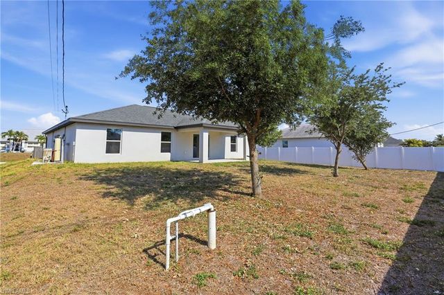 2812 NE 2nd PL, Cape Coral, FL 33909