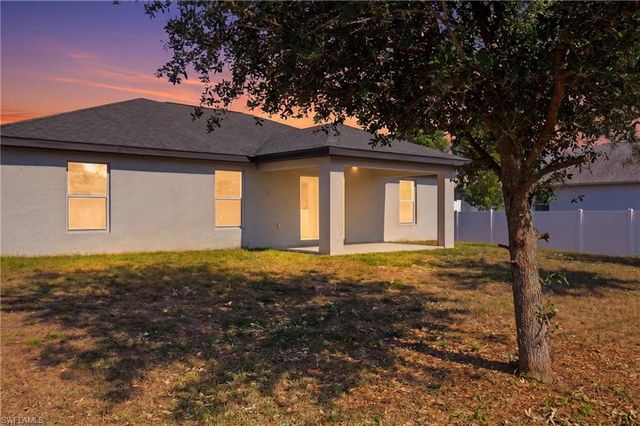 2812 NE 2nd PL, Cape Coral, FL 33909