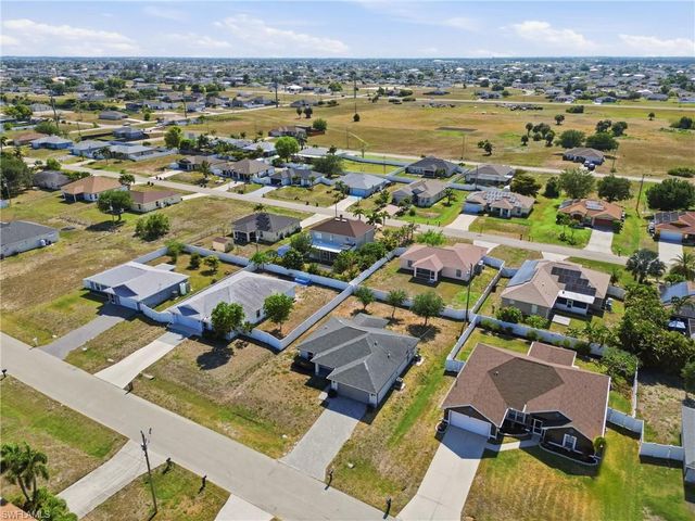 2812 NE 2nd PL, Cape Coral, FL 33909
