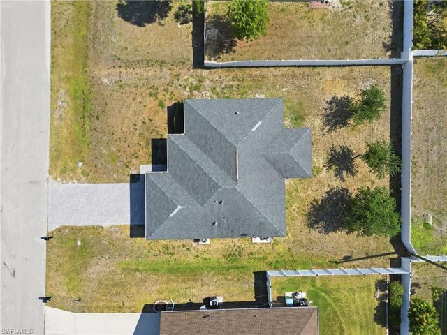 2812 NE 2nd PL, Cape Coral, FL 33909