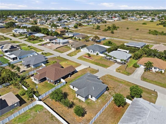 2812 NE 2nd PL, Cape Coral, FL 33909