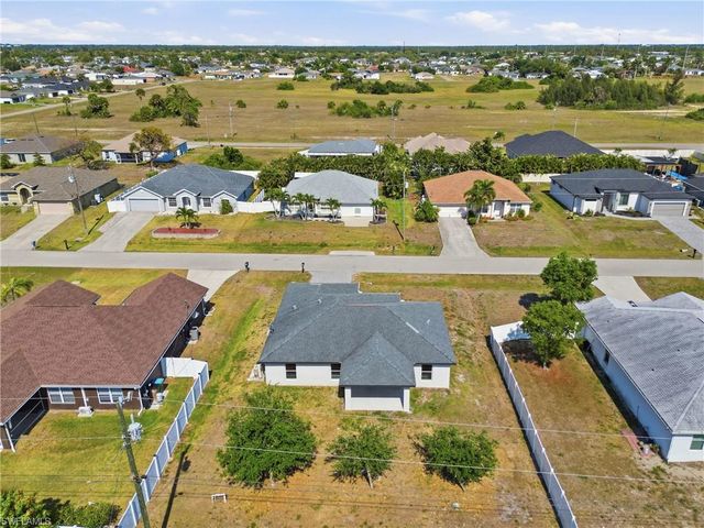 2812 NE 2nd PL, Cape Coral, FL 33909