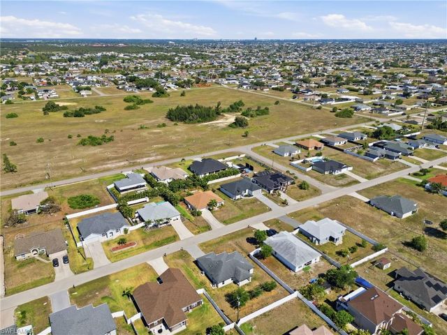 2812 NE 2nd PL, Cape Coral, FL 33909