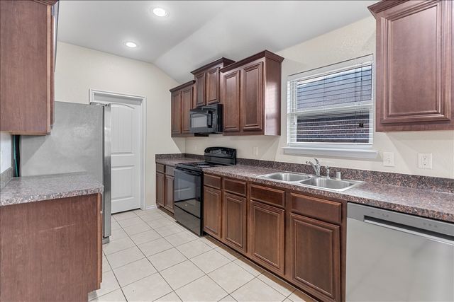 2035 Karsen Lane, Heartland, TX 75126