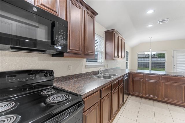 2035 Karsen Lane, Heartland, TX 75126