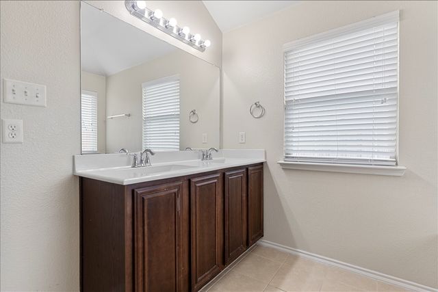 2035 Karsen Lane, Heartland, TX 75126