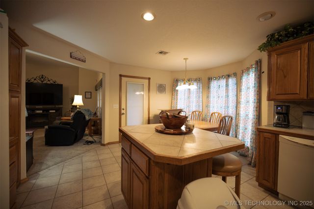 213 Laurel Street, Lone Grove, OK 73443