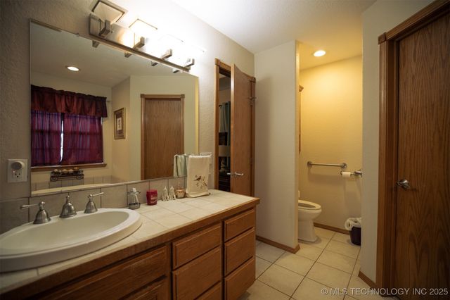 213 Laurel Street, Lone Grove, OK 73443