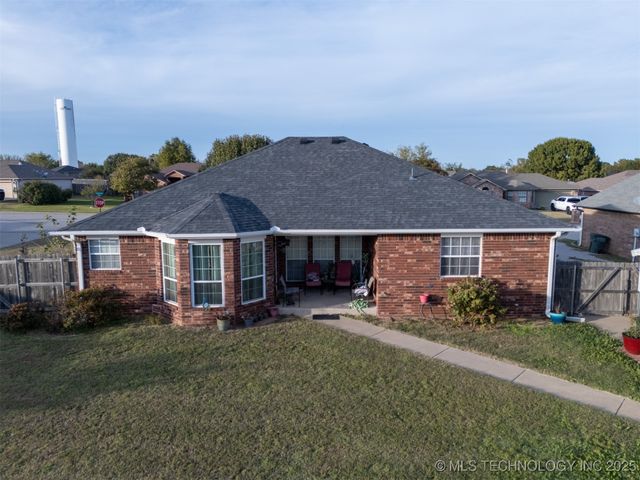 213 Laurel Street, Lone Grove, OK 73443