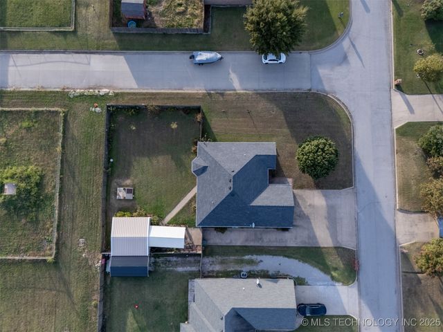 213 Laurel Street, Lone Grove, OK 73443