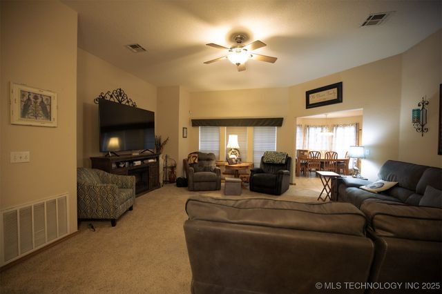 213 Laurel Street, Lone Grove, OK 73443