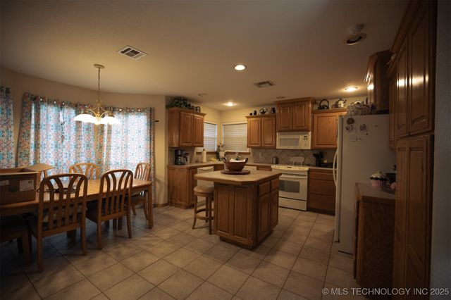 213 Laurel Street, Lone Grove, OK 73443