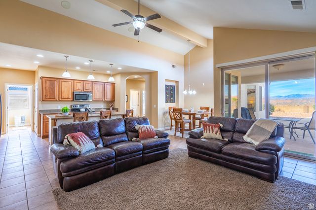 1163 N CROWN KING AVE, Washington, UT 84780