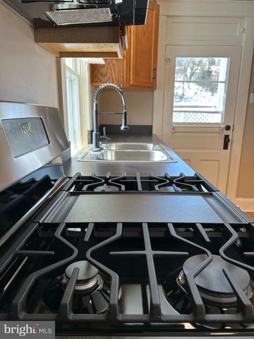 1420 S DUKE ST, York, PA 17403