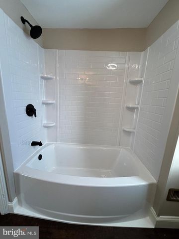 1420 S DUKE ST, York, PA 17403