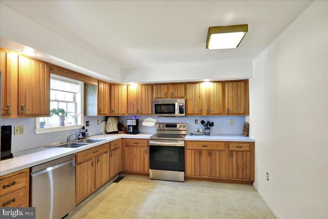 49 BERNE RD, Hamburg, PA 19526