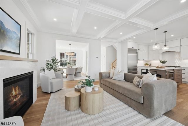 82 Washington Ave, Chatham Boro, NJ 07928