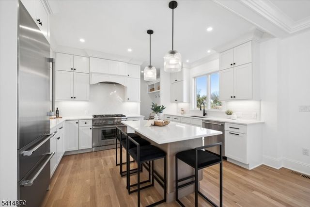 82 Washington Ave, Chatham Boro, NJ 07928