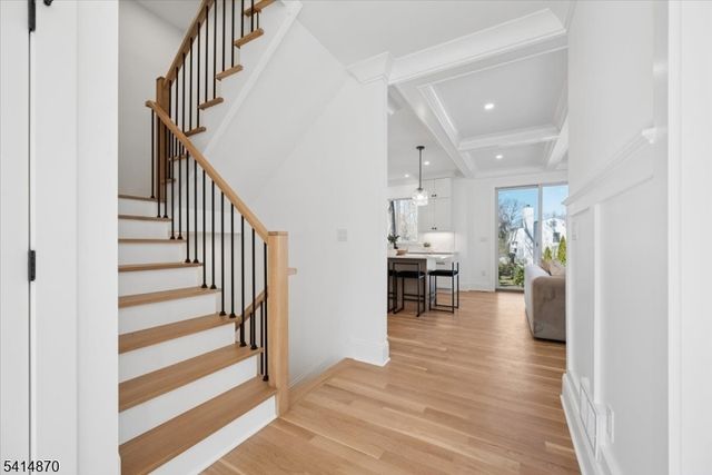 82 Washington Ave, Chatham Boro, NJ 07928