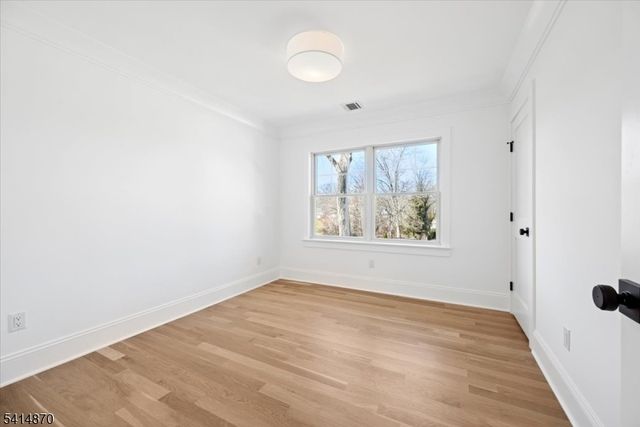 82 Washington Ave, Chatham Boro, NJ 07928