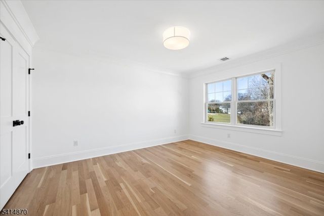 82 Washington Ave, Chatham Boro, NJ 07928